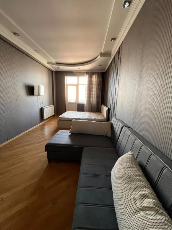 Kirayə verilir 1 otaqlı mənzil 60 m²