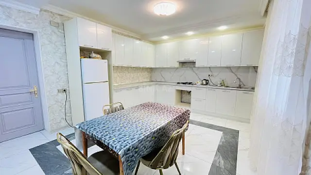 Kirayə verilir 5 otaqlı həyət evi 190 m²