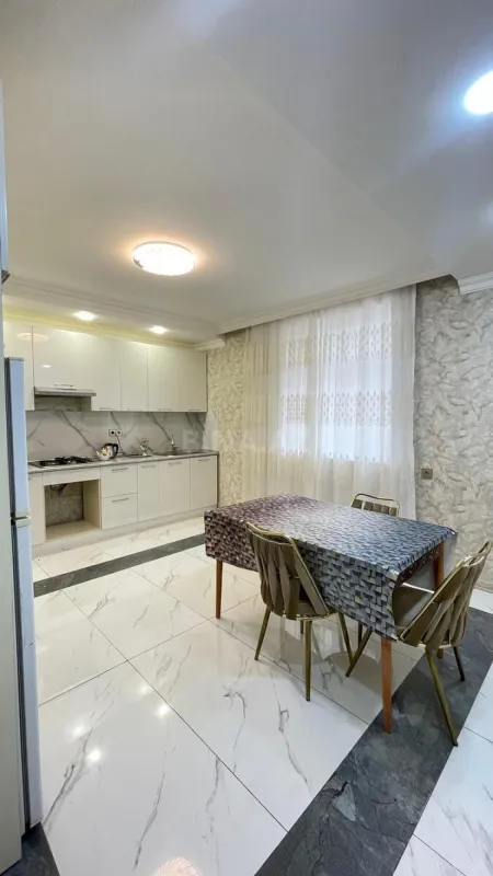 Kirayə verilir 5 otaqlı həyət evi 190 m²