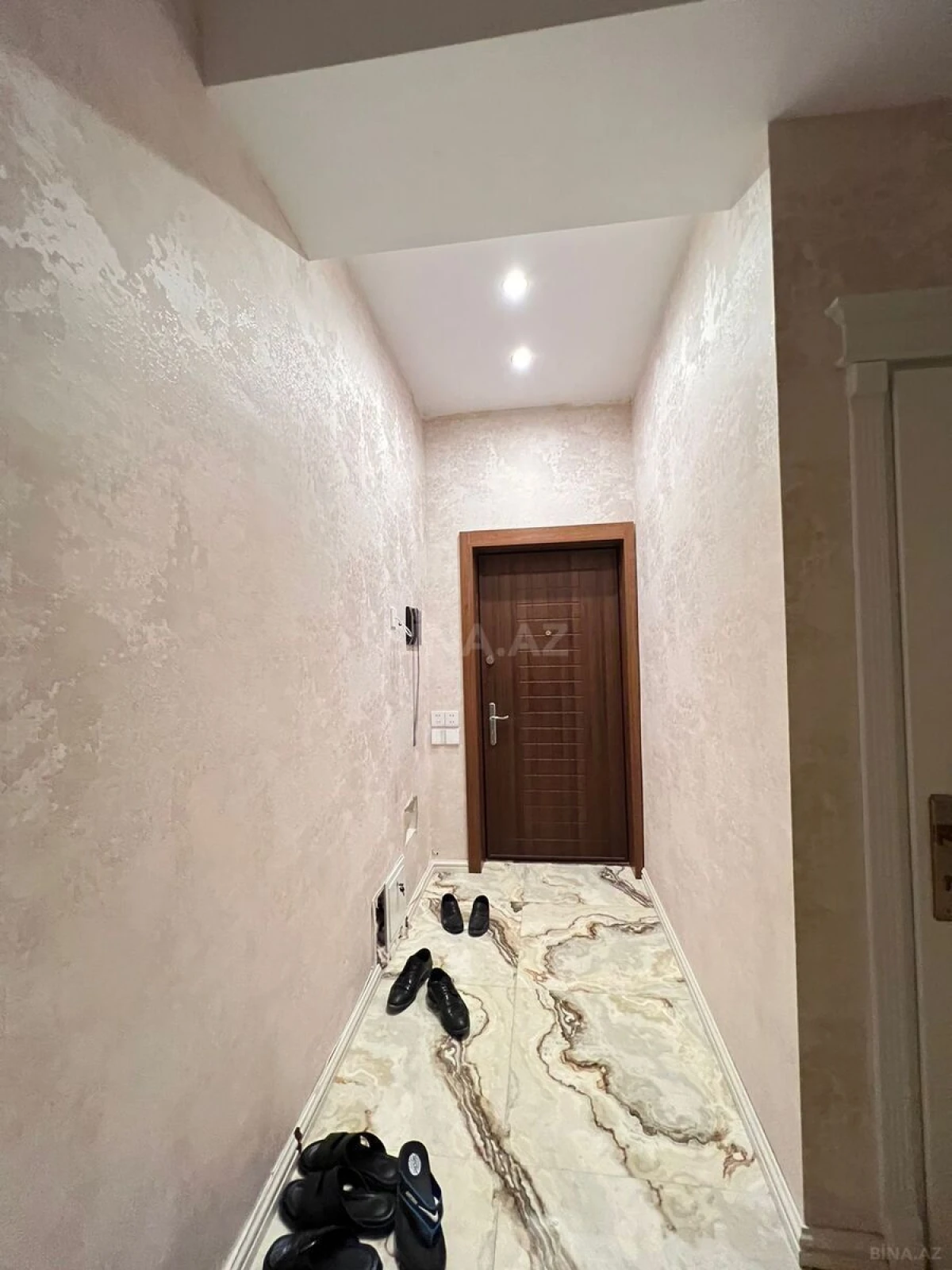 Satılır 3 otaqlı mənzil 115 m²