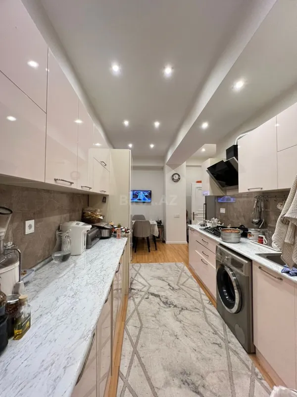 Satılır 3 otaqlı mənzil 115 m²