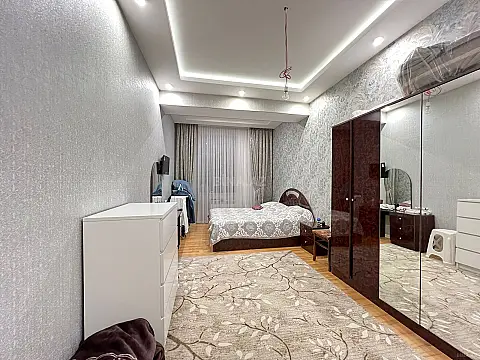 Satılır 3 otaqlı mənzil 115 m²