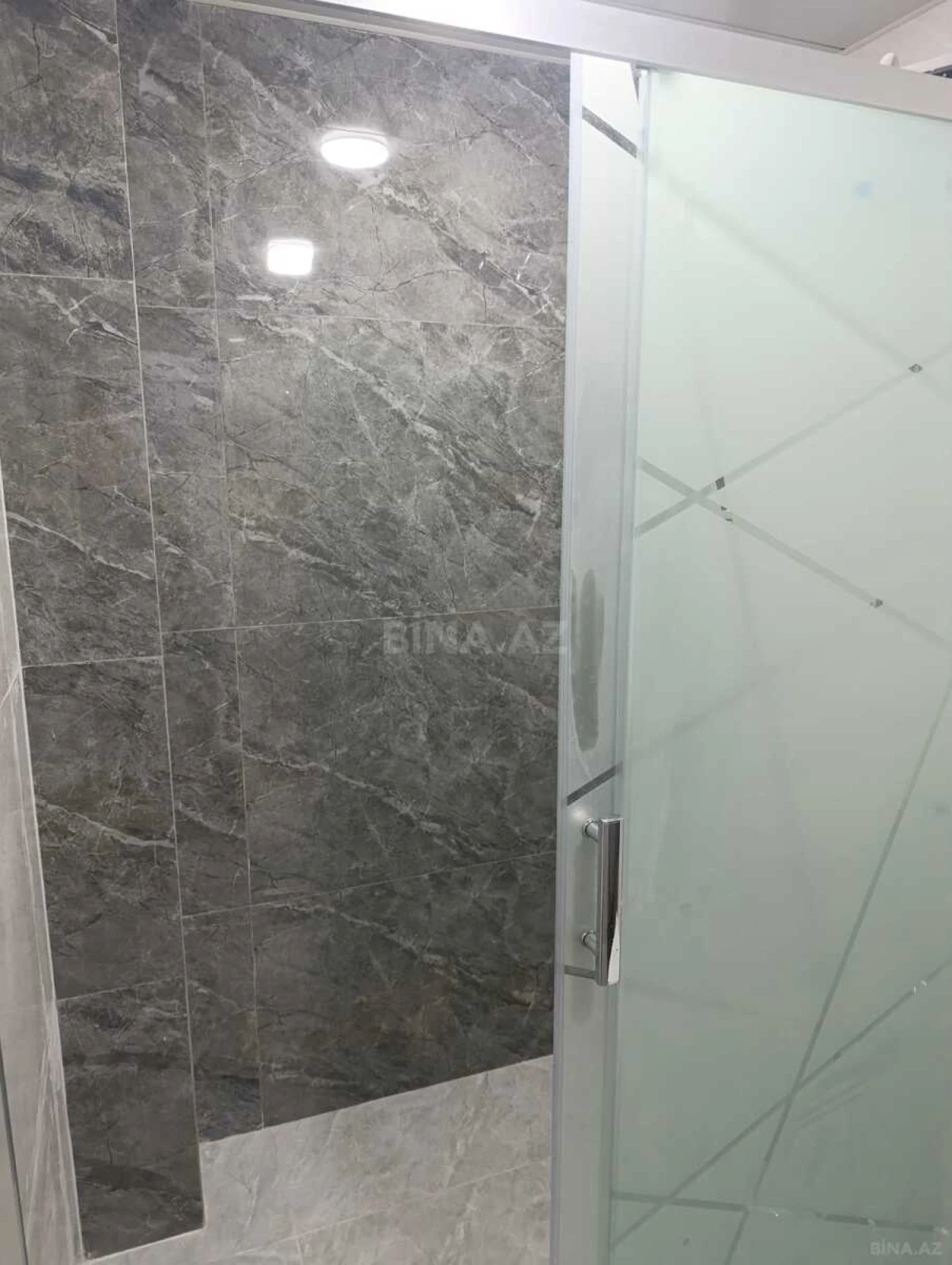 Kirayə verilir 2 otaqlı mənzil 55 m²