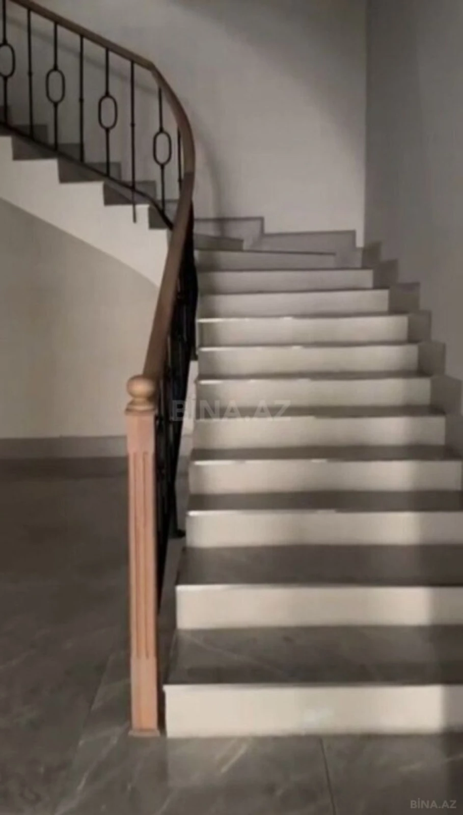 Kirayə verilir obyekt 290 m²