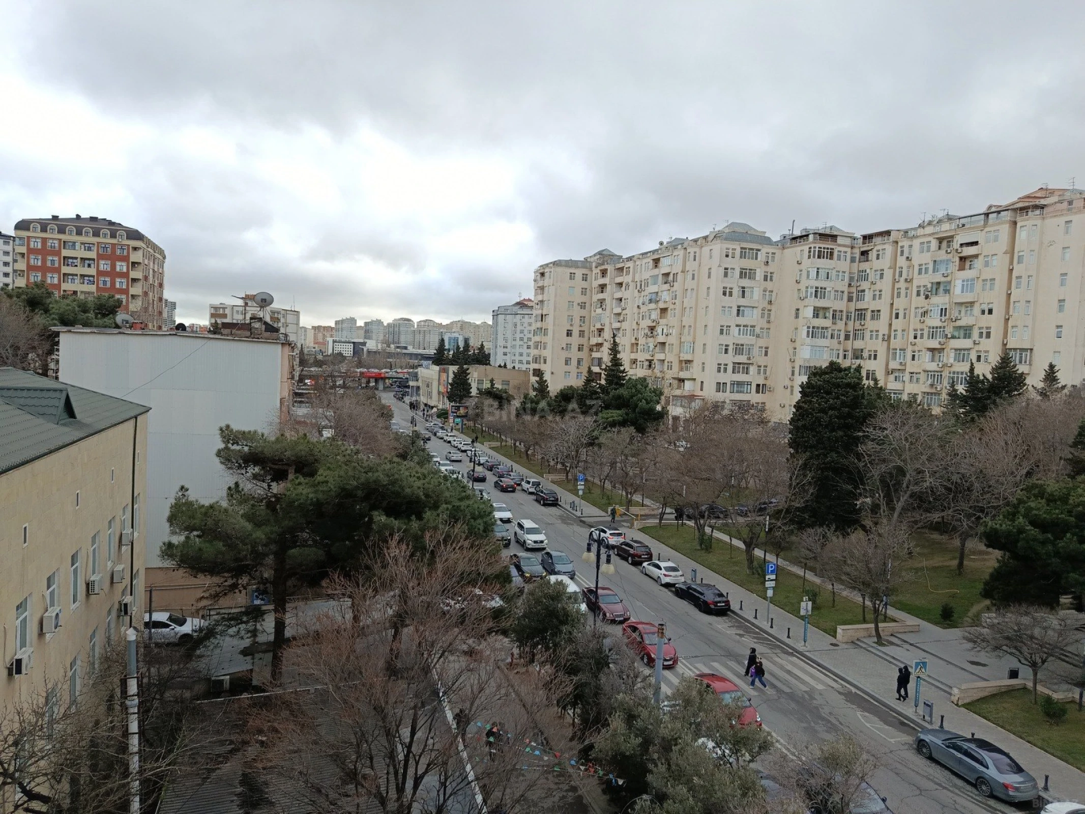 Satılır 2 otaqlı mənzil 78 m²