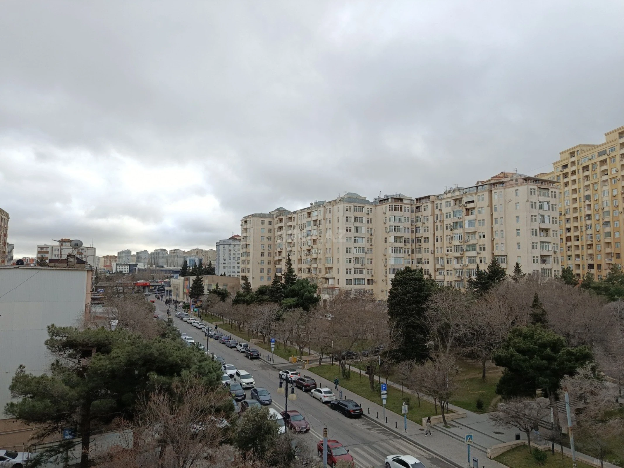 Satılır 2 otaqlı mənzil 78 m²