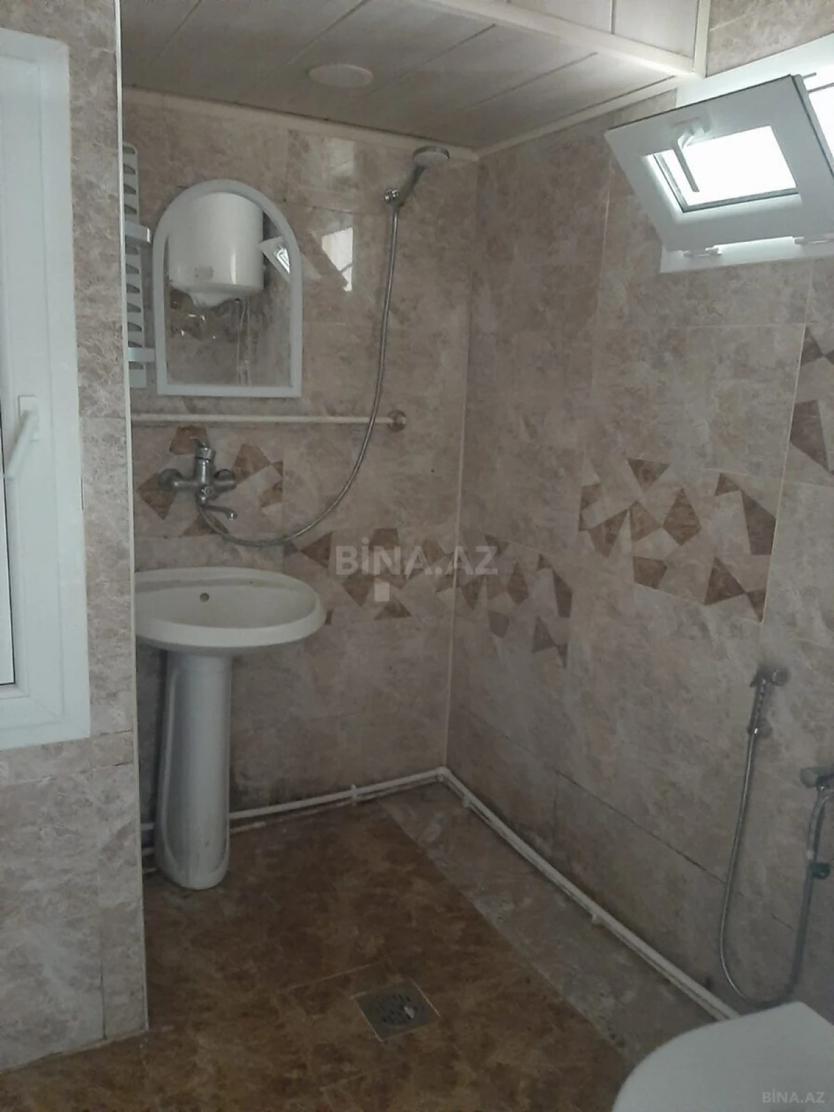 Kirayə verilir 2 otaqlı mənzil 47 m²