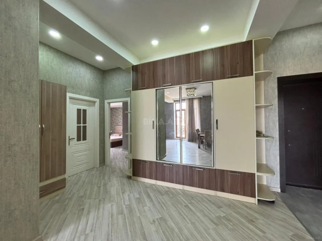 Satılır 3 otaqlı mənzil 144 m²