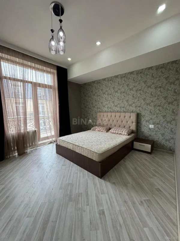 Satılır 3 otaqlı mənzil 144 m²