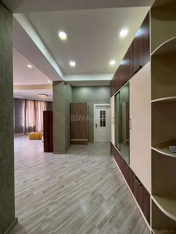 Satılır 3 otaqlı mənzil 144 m²