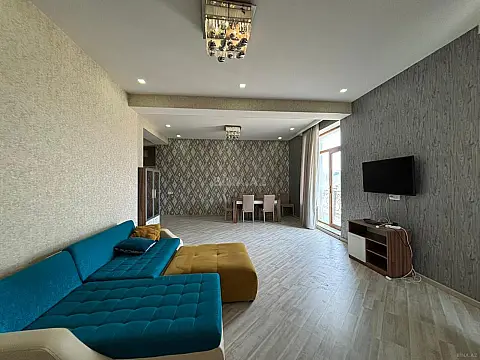Satılır 3 otaqlı mənzil 144 m²