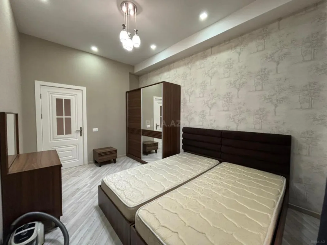 Satılır 3 otaqlı mənzil 144 m²