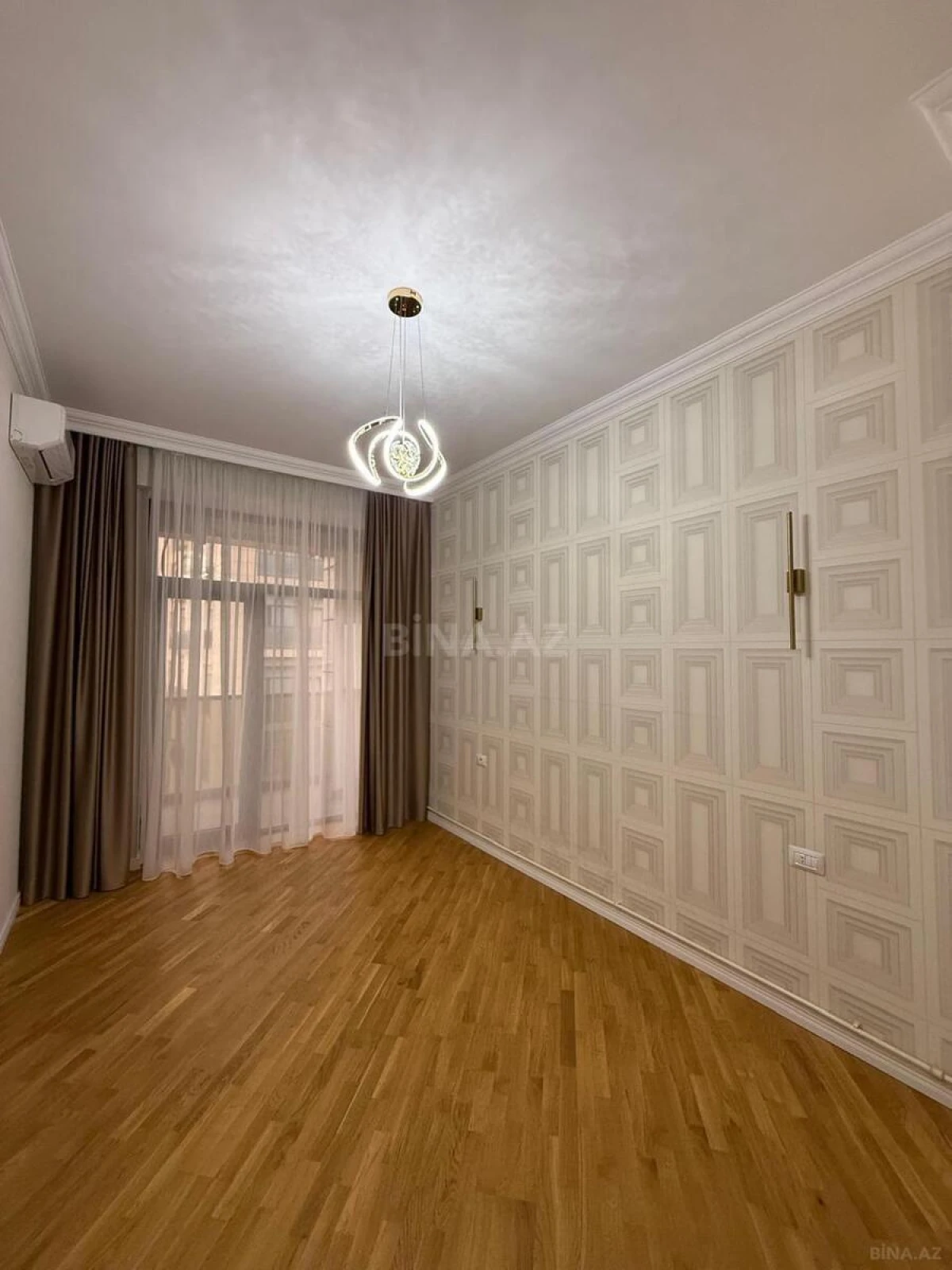 Satılır 2 otaqlı mənzil 65 m²