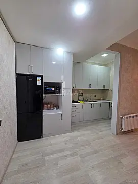 Kirayə verilir 2 otaqlı mənzil 80 m²
