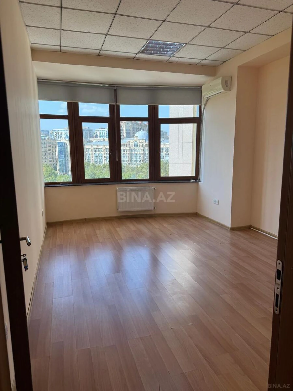 Kirayə verilir 5 otaqlı ofis 200 m²