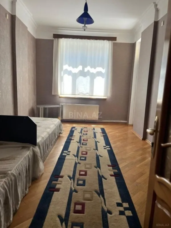 Satılır 3 otaqlı mənzil 140 m²