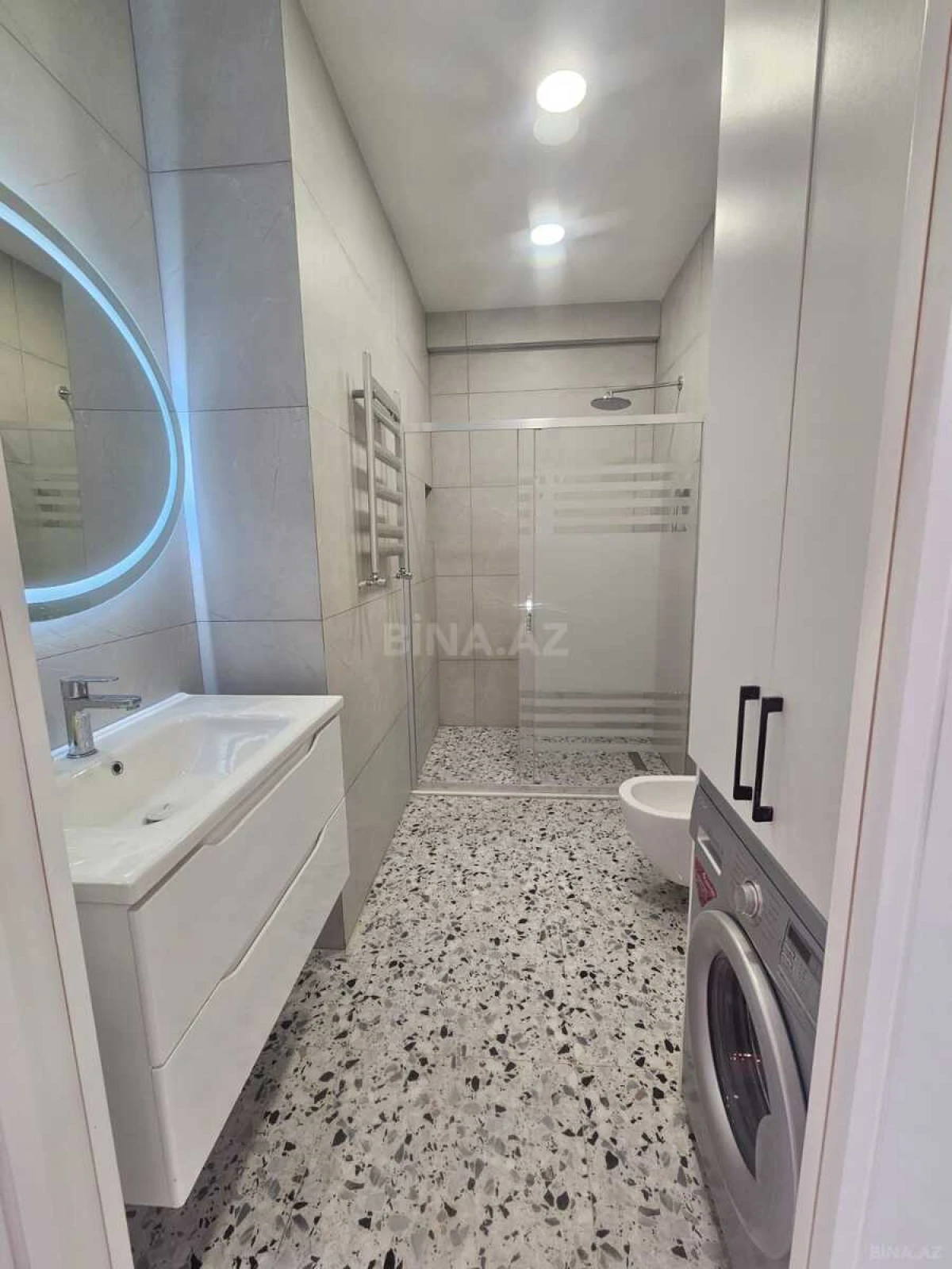 Kirayə verilir 2 otaqlı mənzil 80 m²