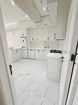 Kirayə verilir 2 otaqlı mənzil 80 m²