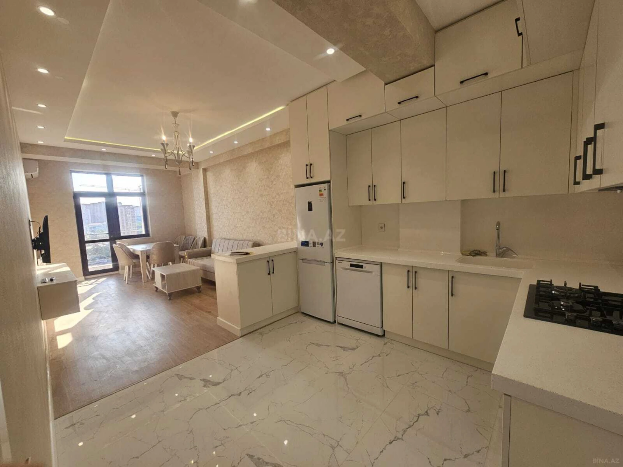 Kirayə verilir 2 otaqlı mənzil 80 m²