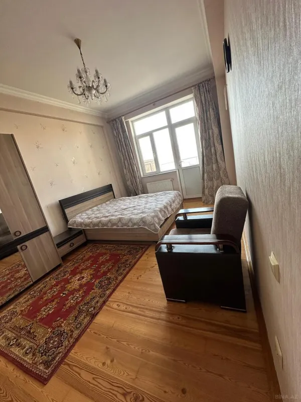 Kirayə verilir 2 otaqlı mənzil 96 m²