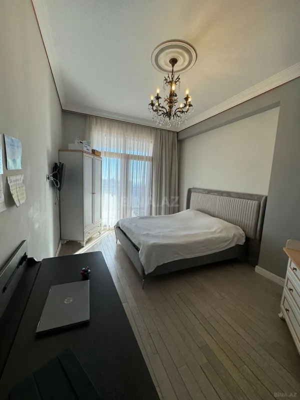 Kirayə verilir 4 otaqlı mənzil 200 m²