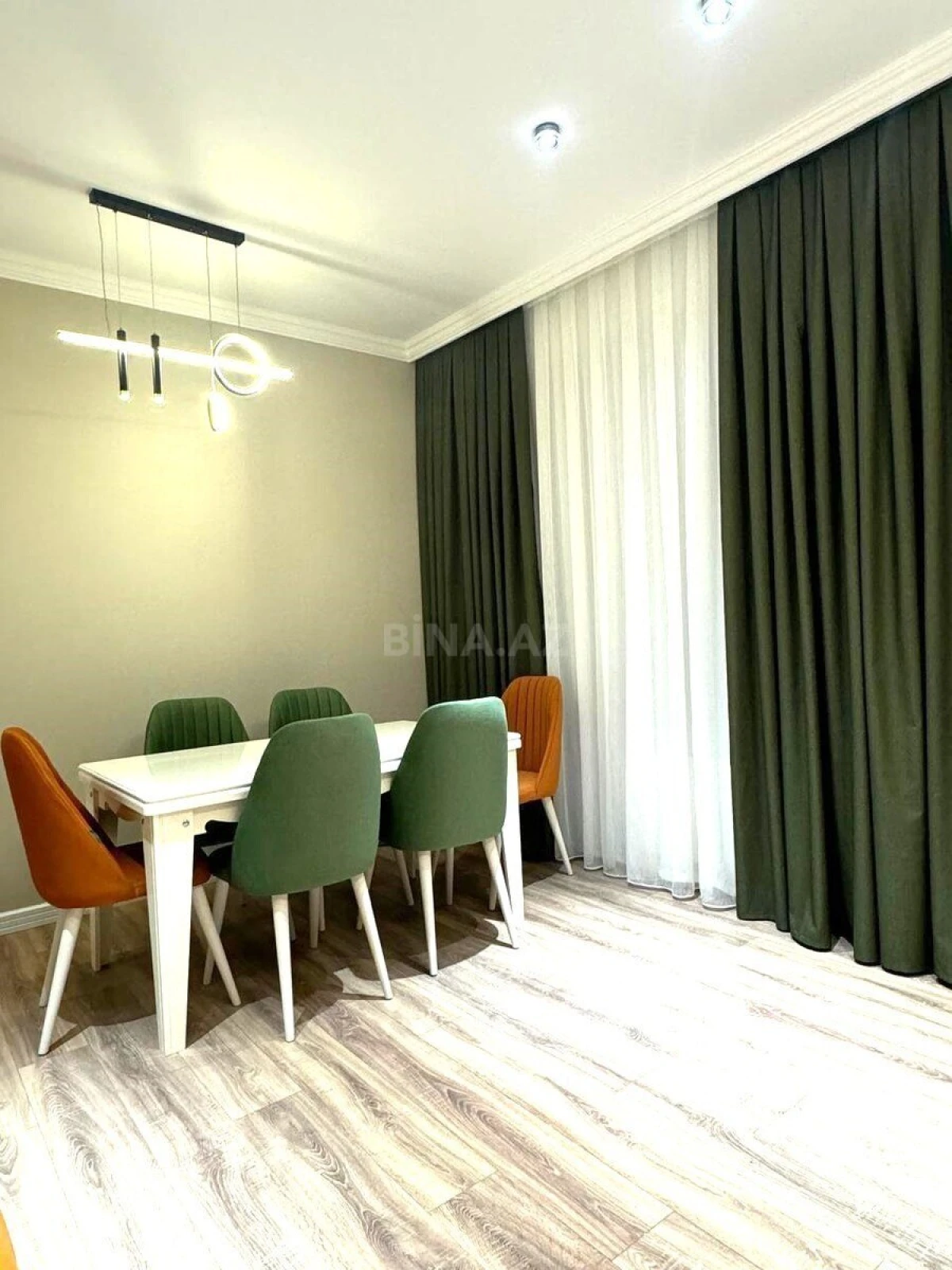 Kirayə verilir 2 otaqlı mənzil 70 m²