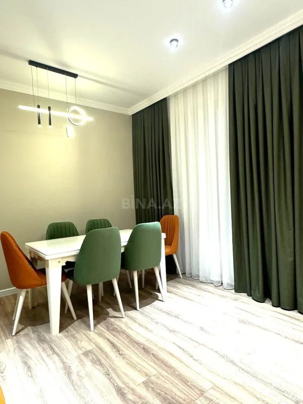 Kirayə verilir 2 otaqlı mənzil 70 m²