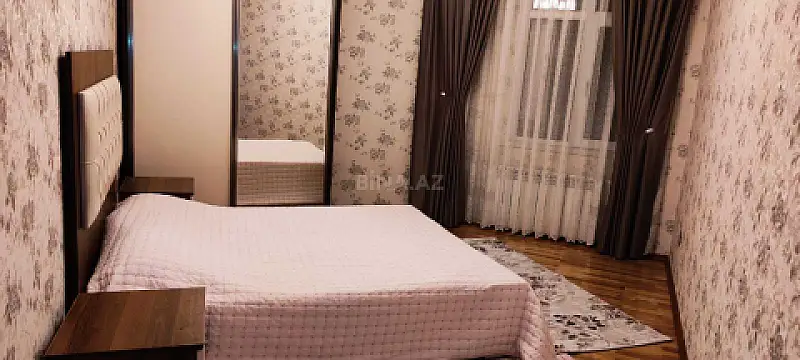 Kirayə verilir 3 otaqlı mənzil 120 m²