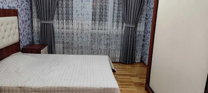 Kirayə verilir 3 otaqlı mənzil 120 m²