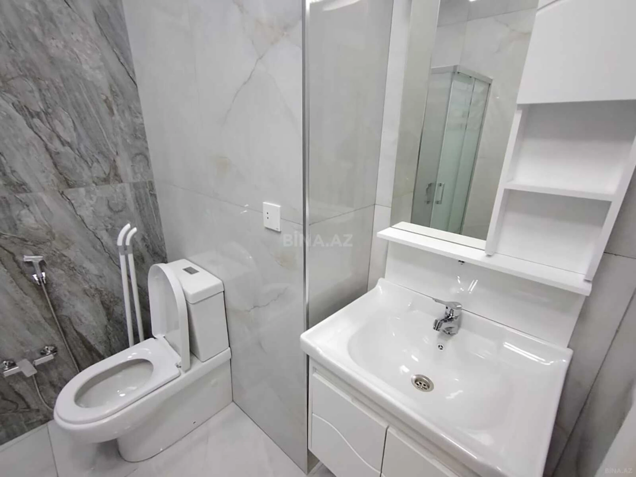 Kirayə verilir 2 otaqlı mənzil 62 m²