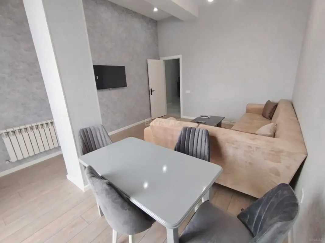 Kirayə verilir 2 otaqlı mənzil 62 m²