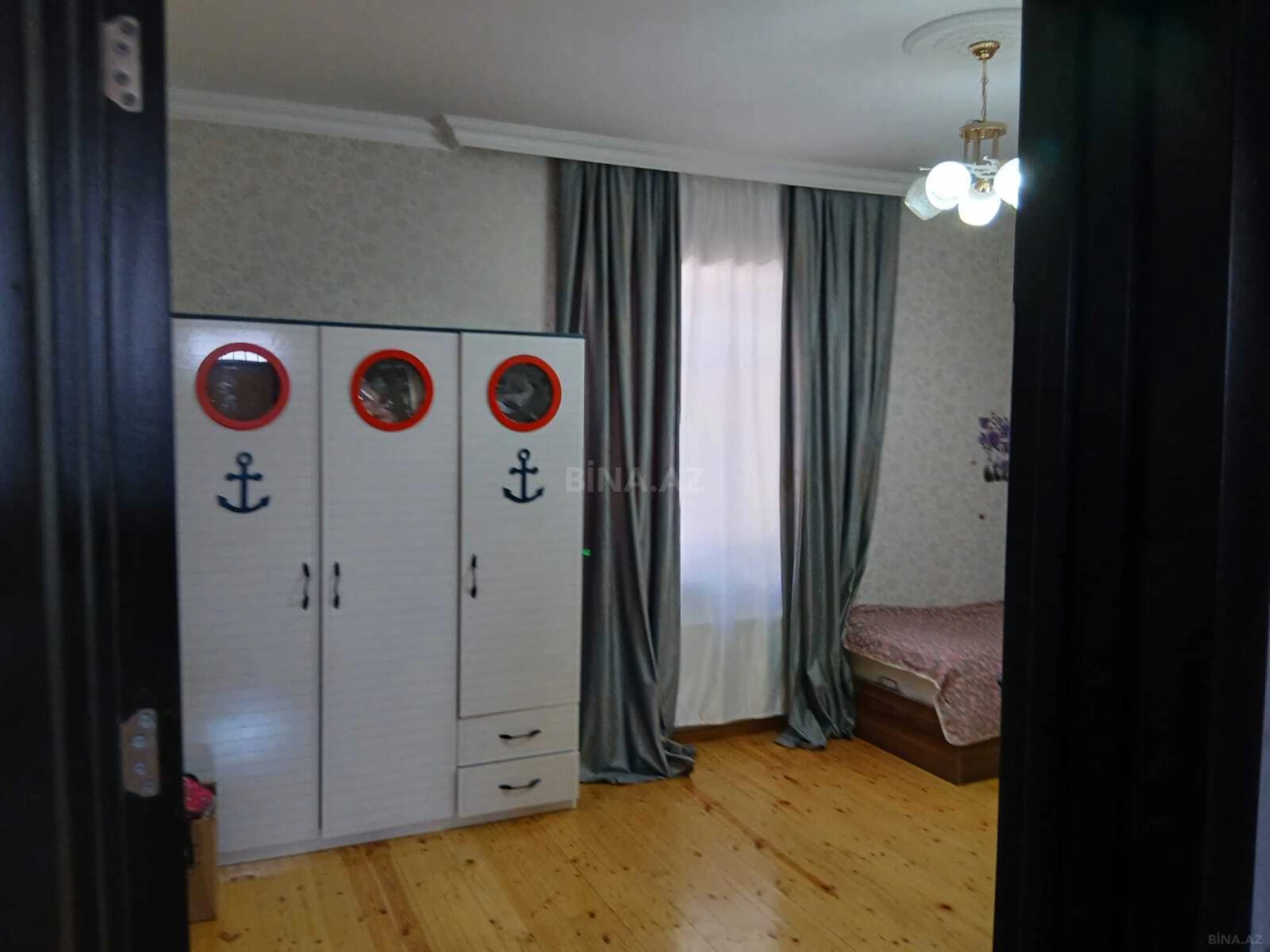 Satılır 5 otaqlı həyət evi 174 m²