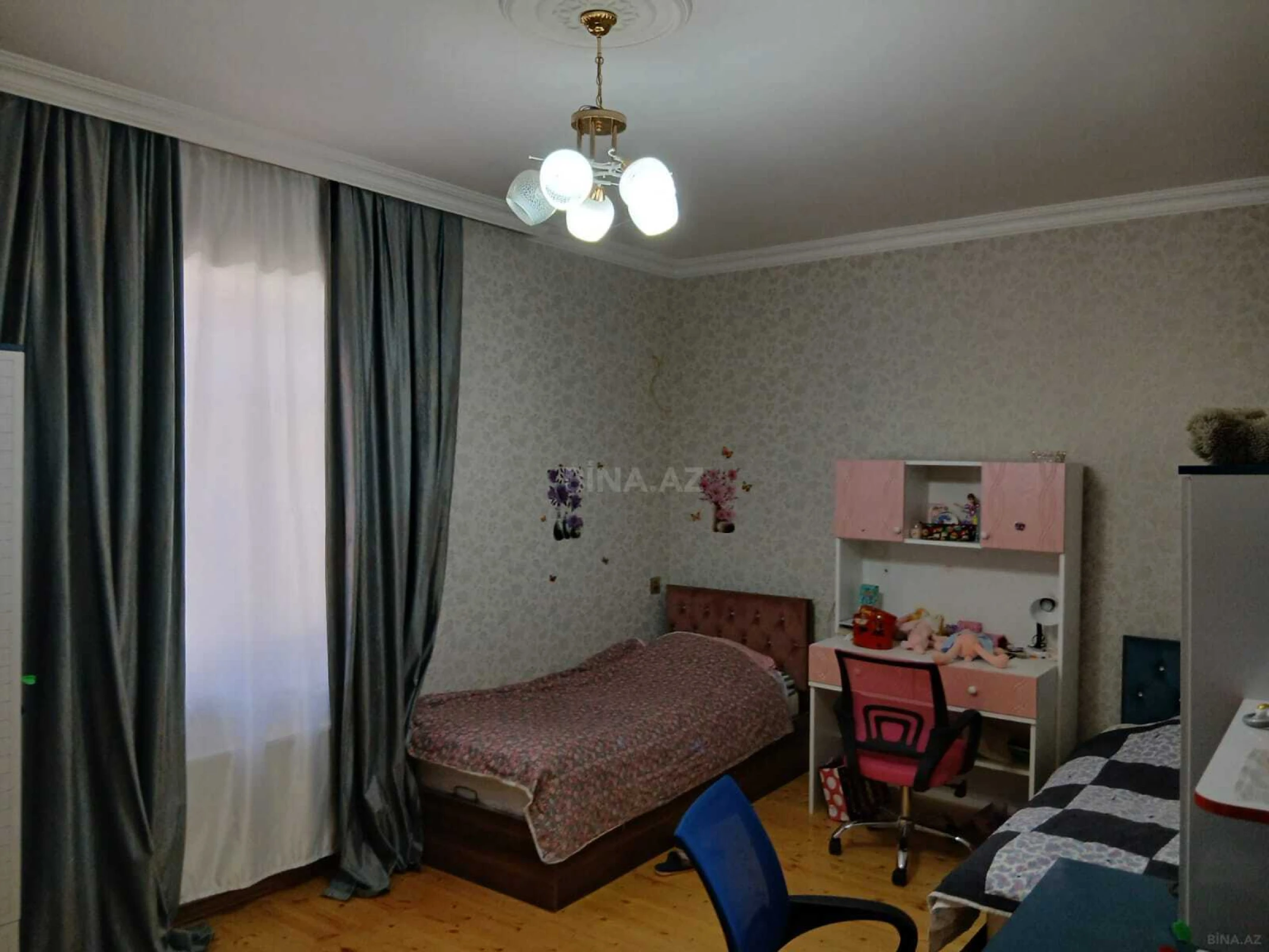 Satılır 5 otaqlı həyət evi 174 m²