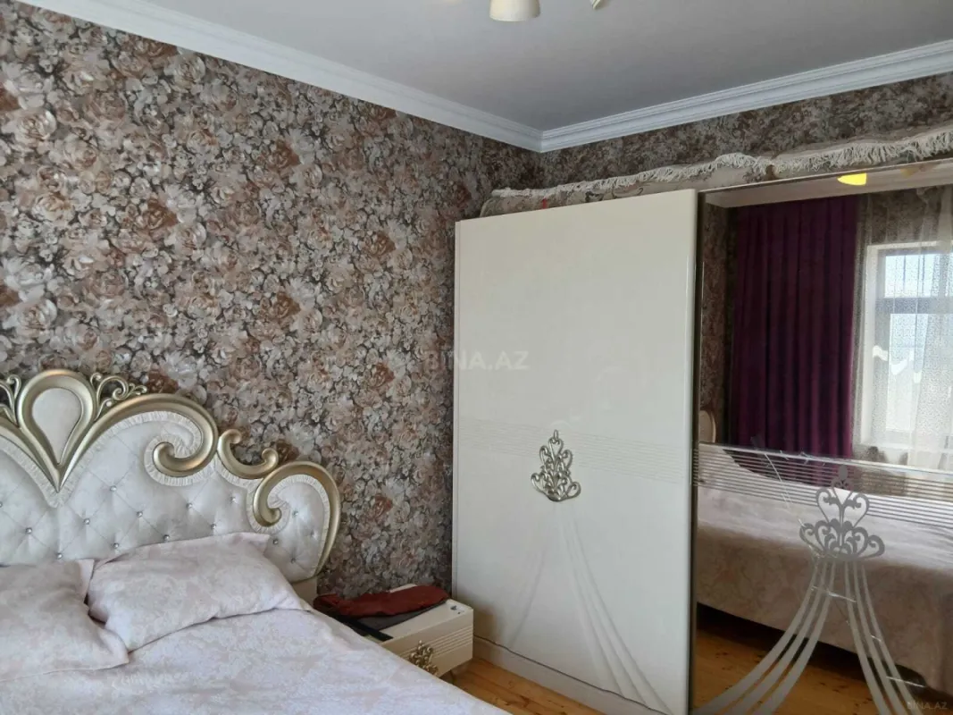 Satılır 5 otaqlı həyət evi 174 m²