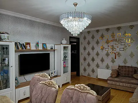 Satılır 5 otaqlı həyət evi 174 m²