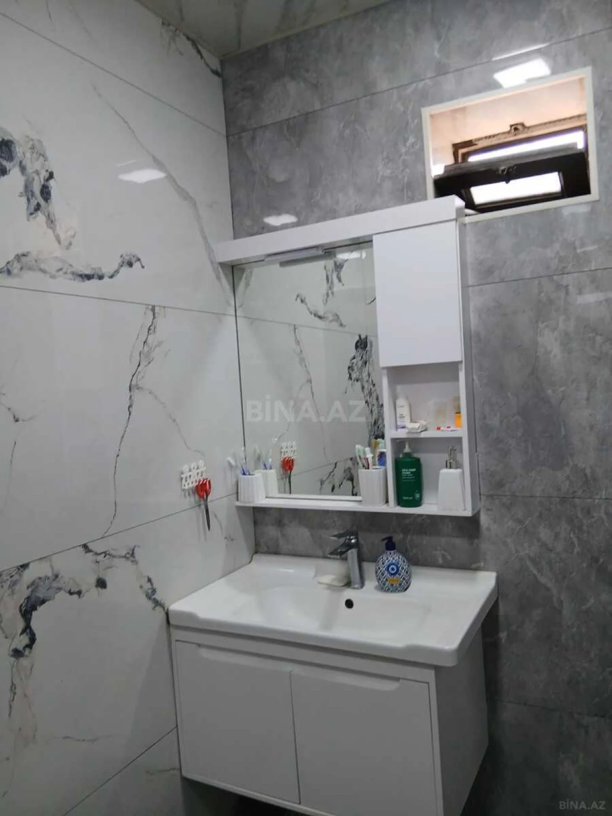 Satılır 5 otaqlı həyət evi 174 m²