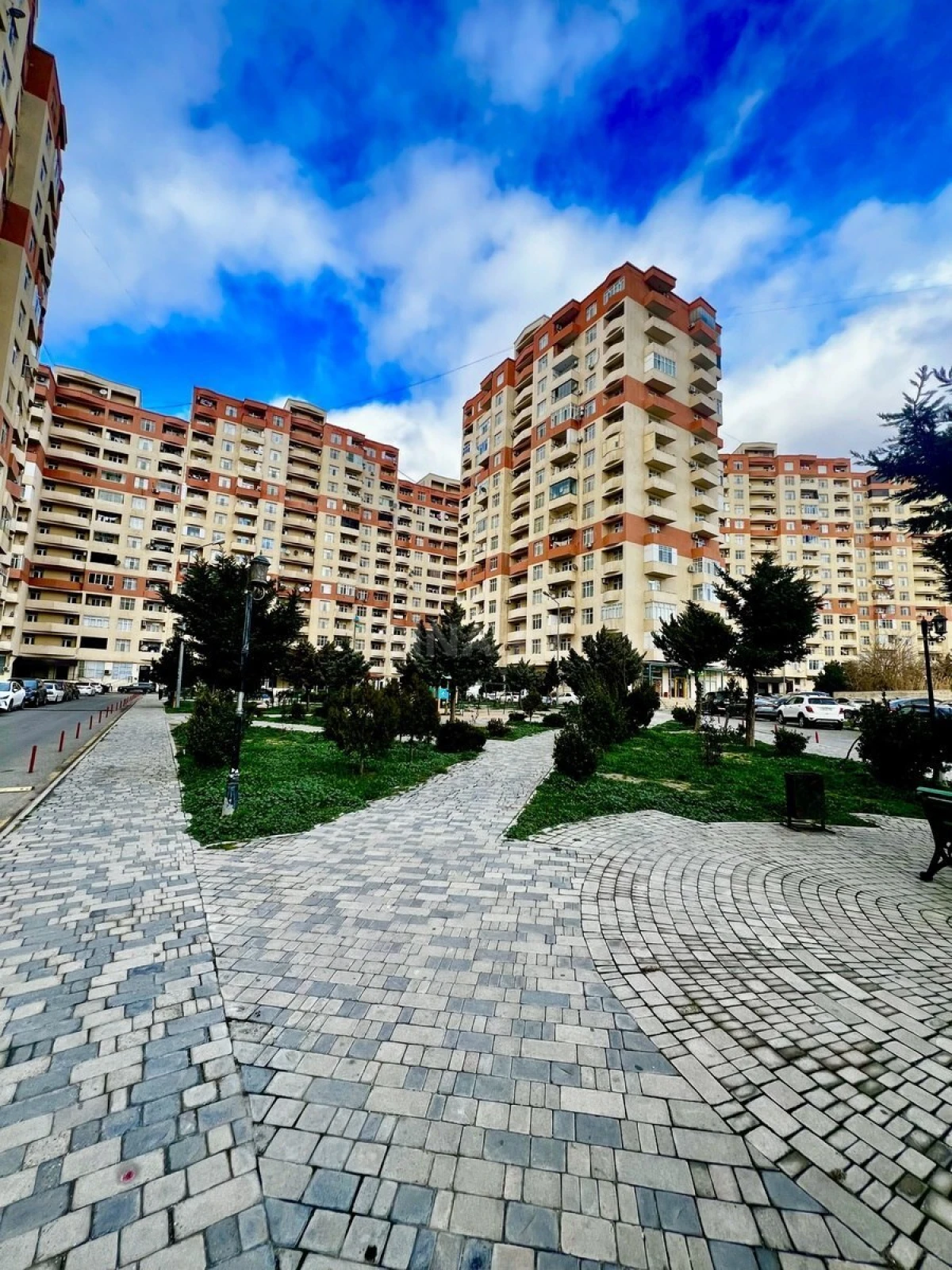 Satılır 3 otaqlı mənzil 99 m²
