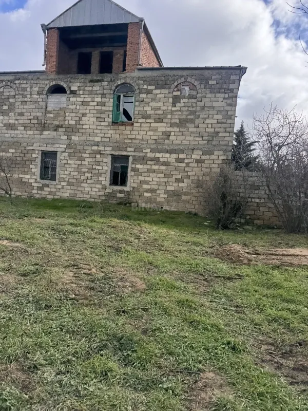 Satılır torpaq sahəsi 4 m²