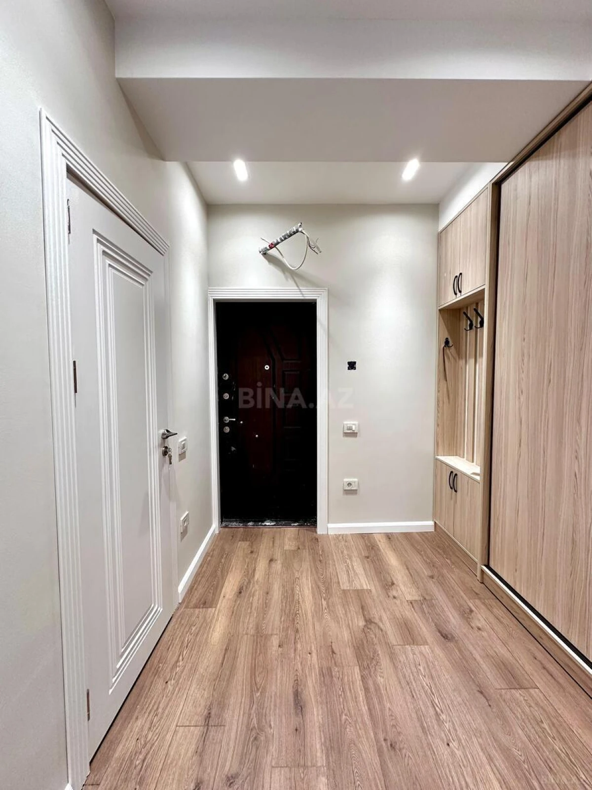 Satılır 2 otaqlı mənzil 55 m²