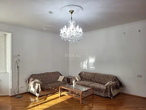 Kirayə verilir 4 otaqlı mənzil 150 m²