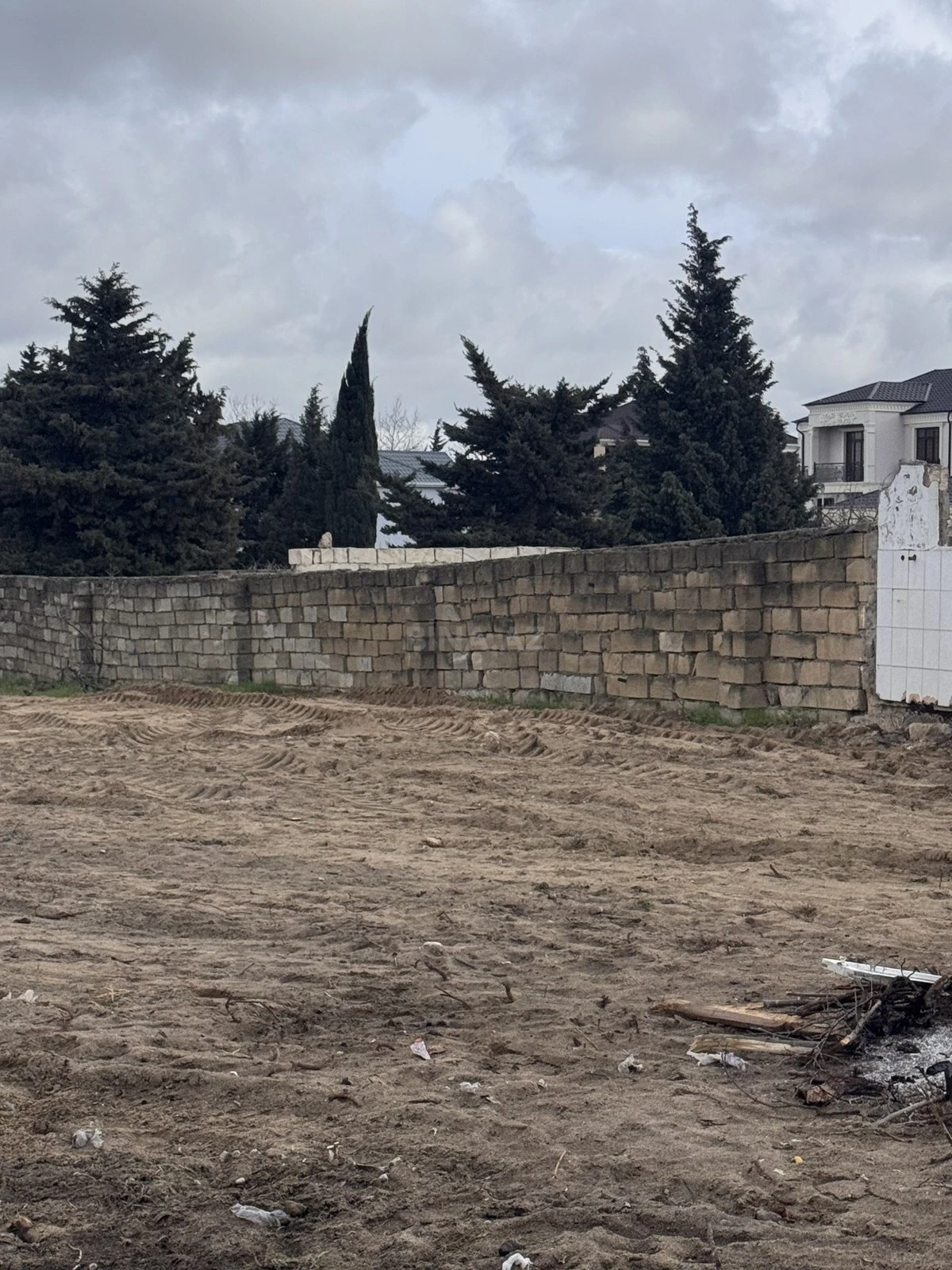 Satılır torpaq sahəsi 2 m²