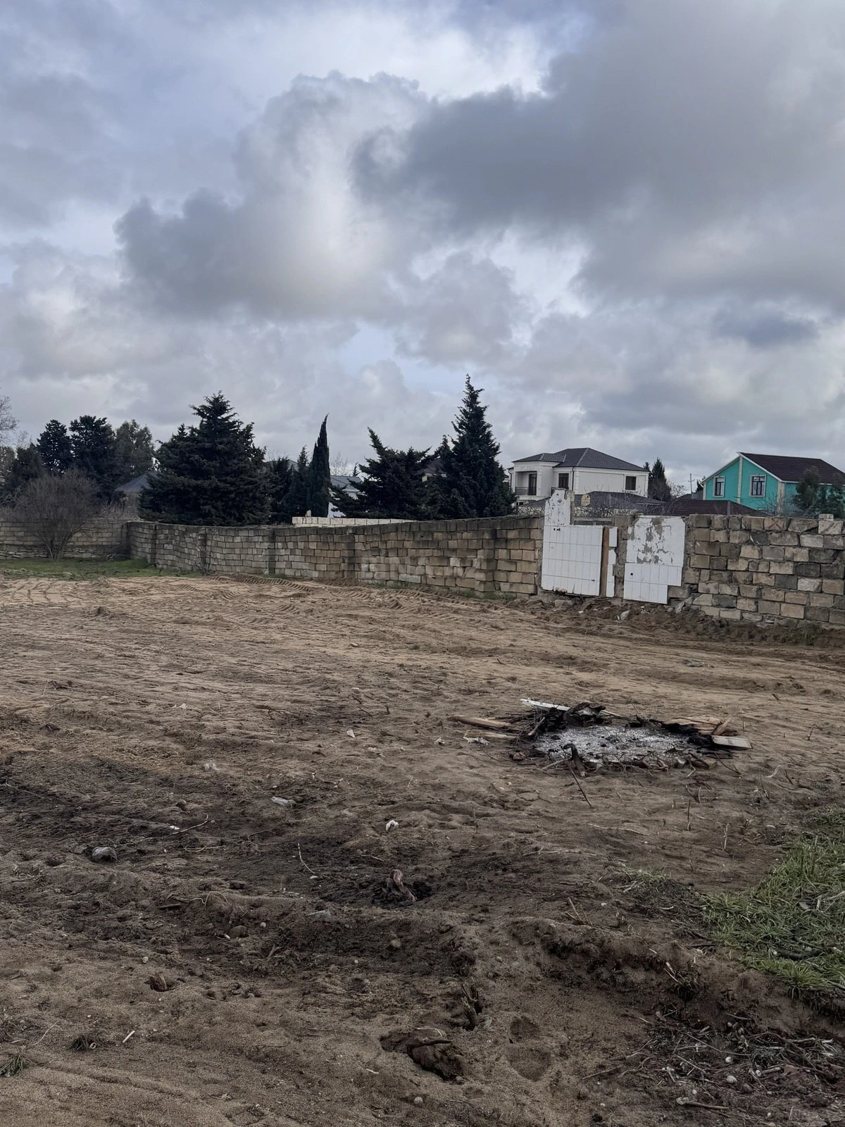 Satılır torpaq sahəsi 2 m²