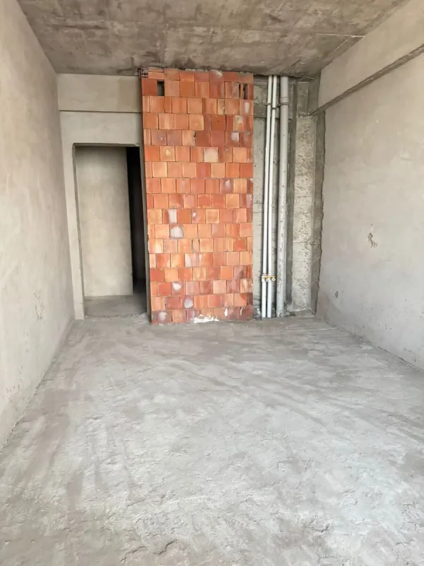 Satılır 4 otaqlı mənzil 192 m²
