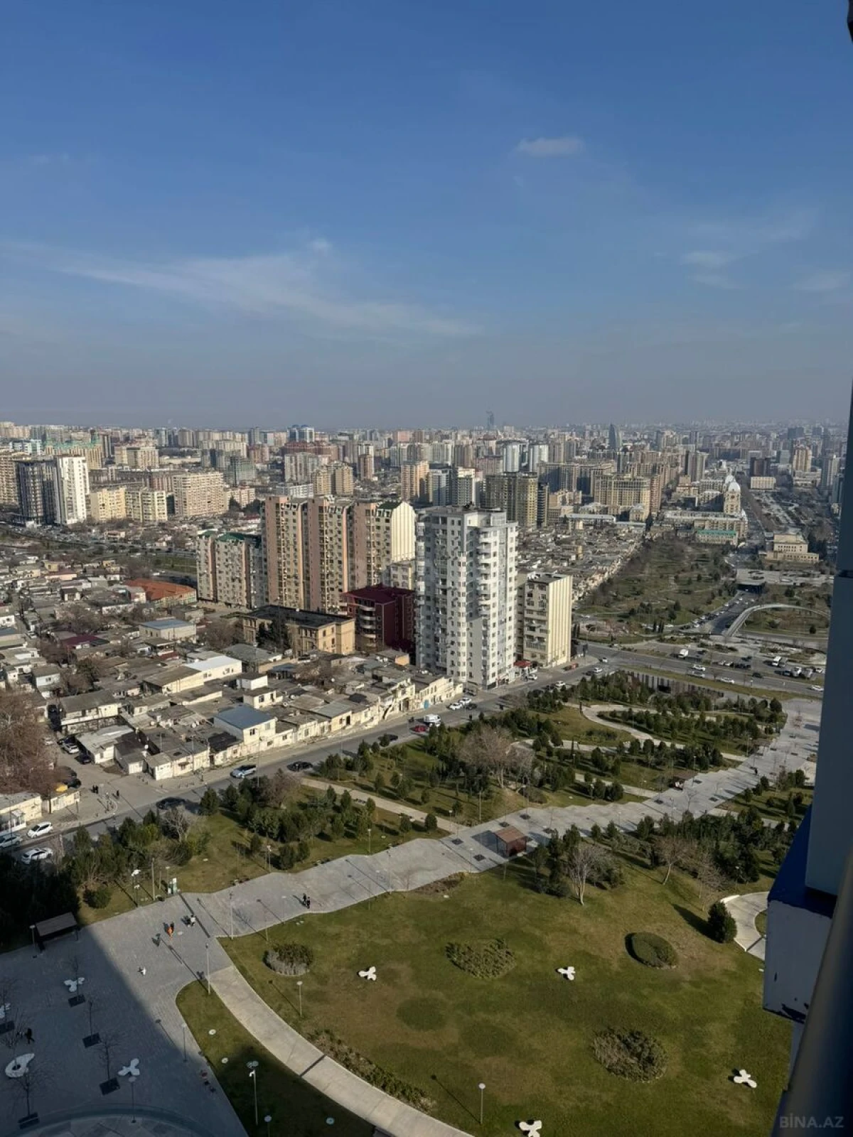 Satılır 4 otaqlı mənzil 192 m²