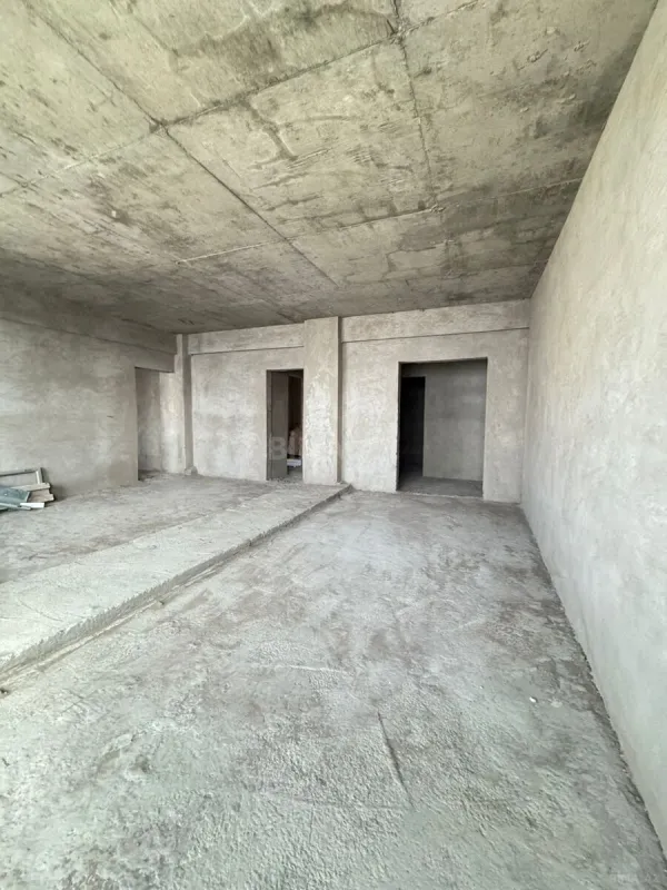 Satılır 4 otaqlı mənzil 192 m²