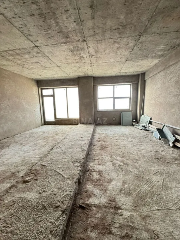 Satılır 4 otaqlı mənzil 192 m²