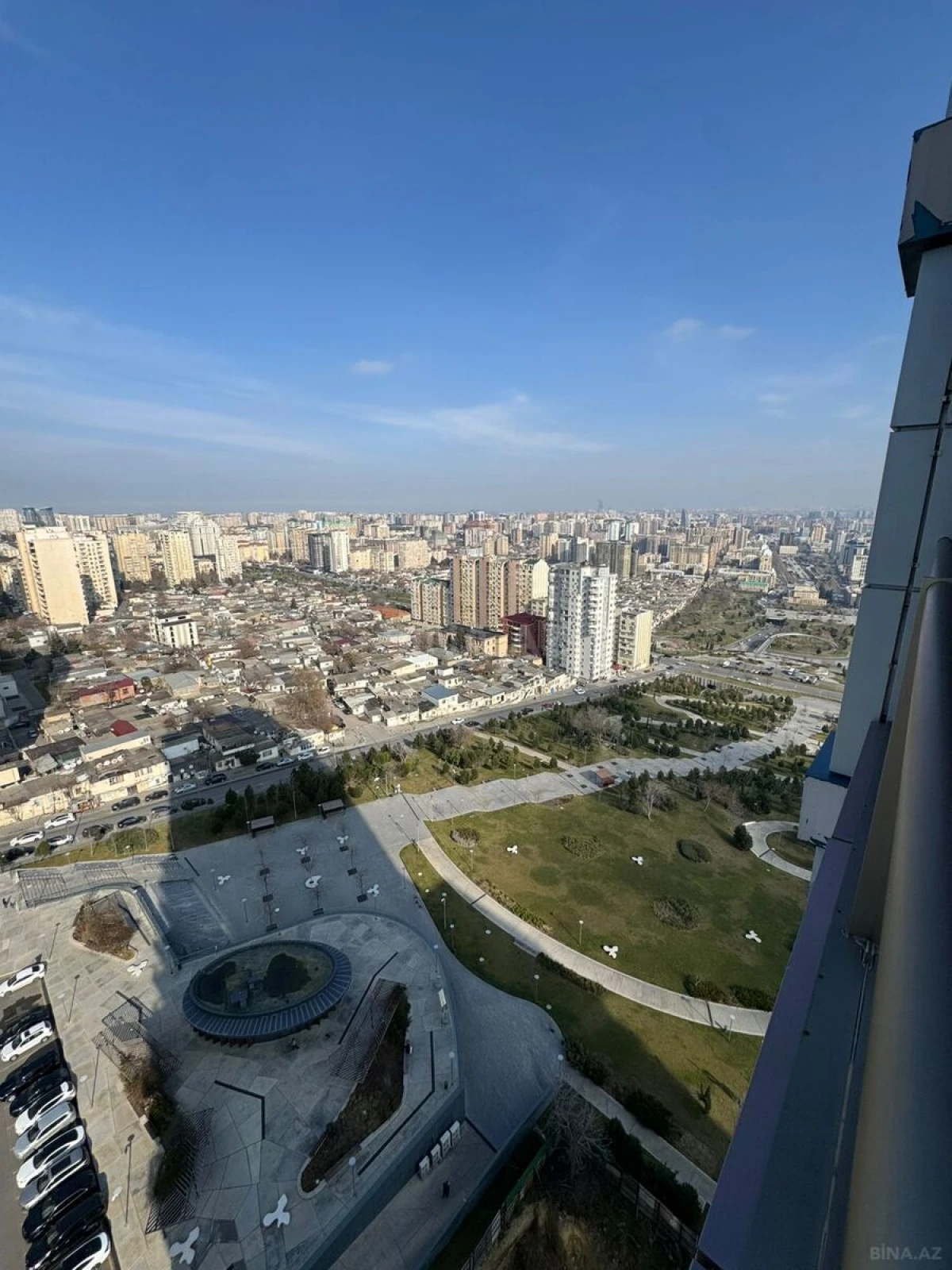 Satılır 4 otaqlı mənzil 192 m²