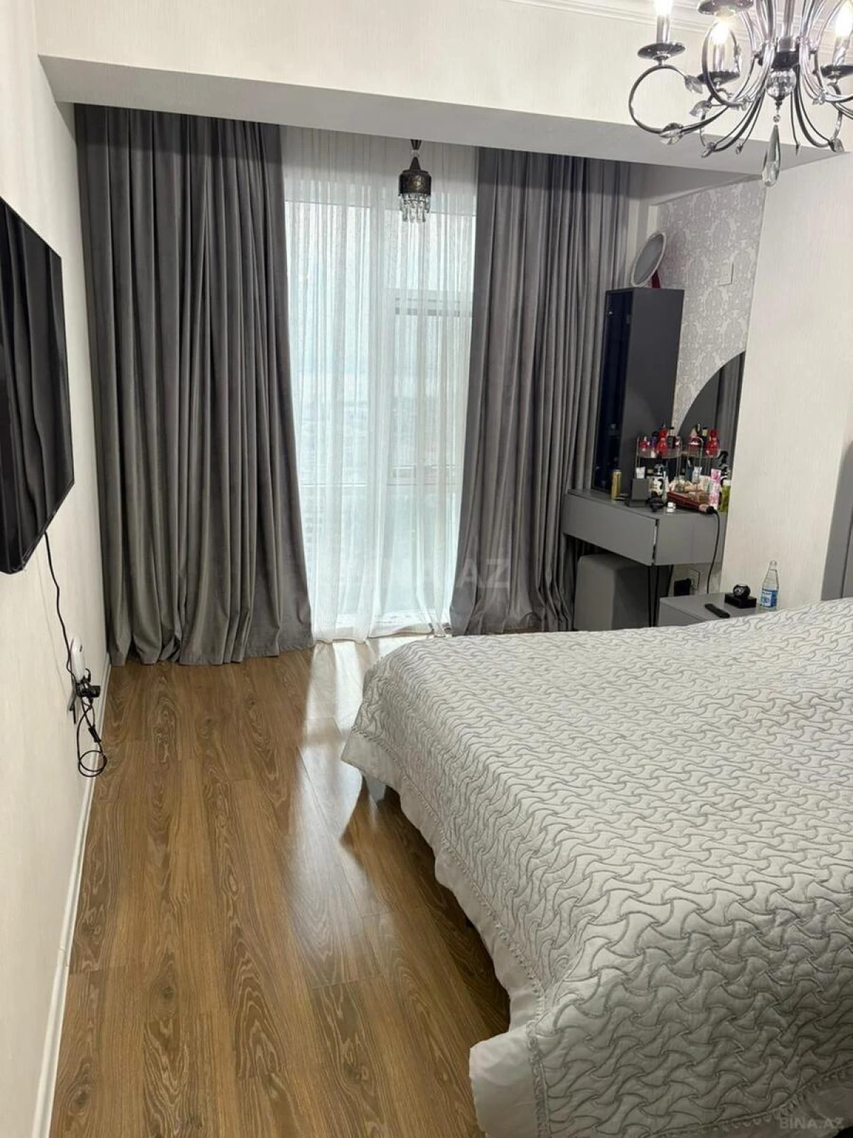 Kirayə verilir 4 otaqlı mənzil 150 m²