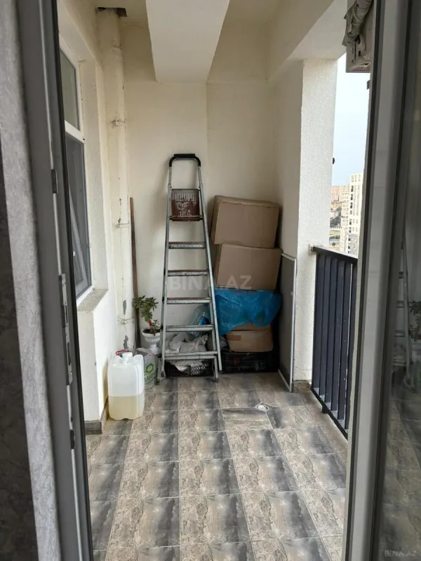 Kirayə verilir 4 otaqlı mənzil 150 m²