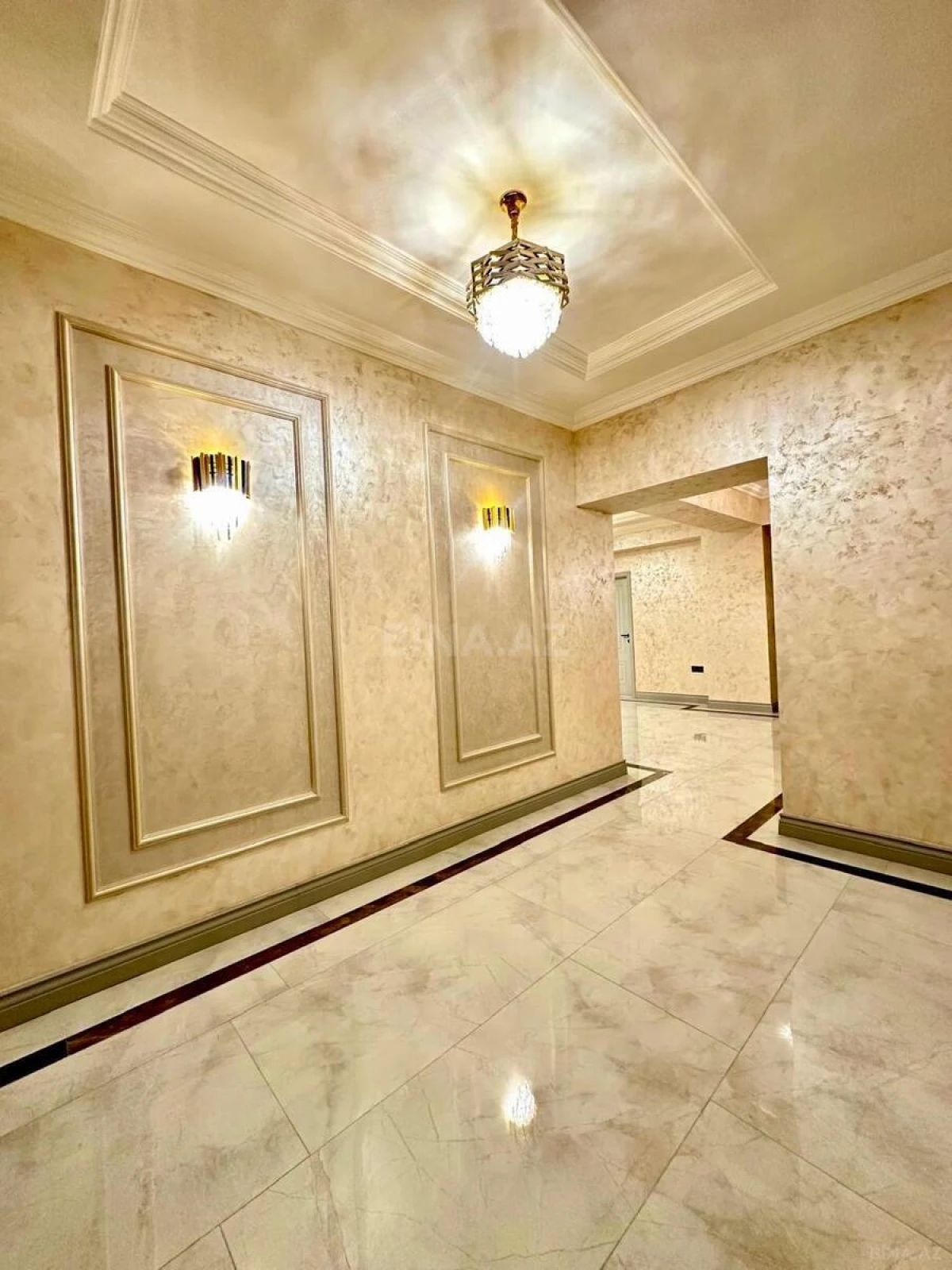 Satılır 4 otaqlı mənzil 205.7 m²